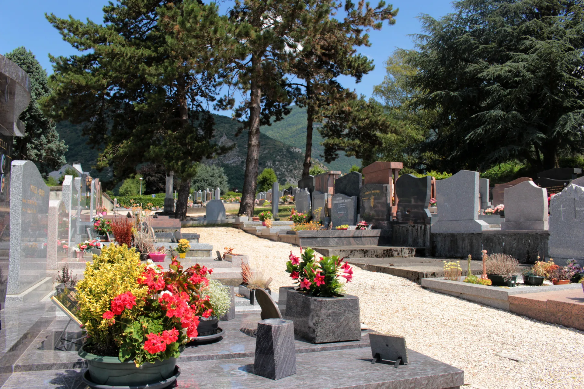 Tarifs d'entretien de tombe en France